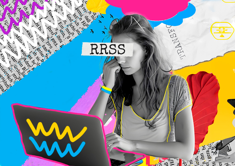Mujer gestionando redes sociales